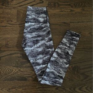 Lululemon Leggings - black & white pattern